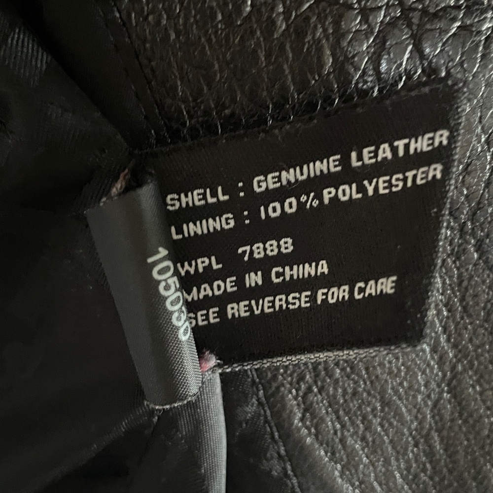 100% Leather Jacket - Picture 4 of 10